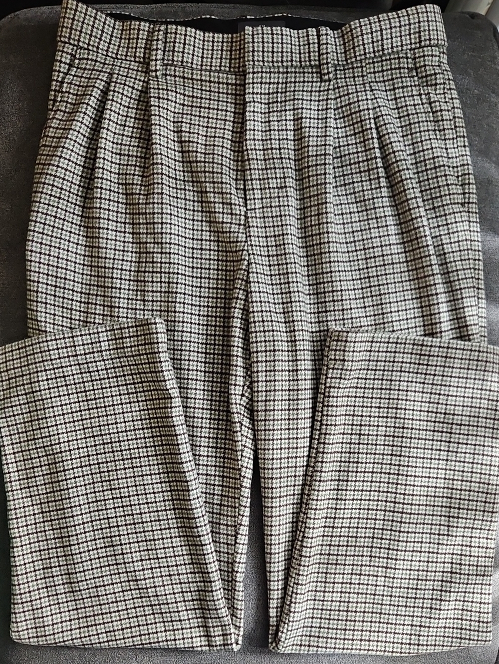 H&M Men's Relaxed Fit Pleated Wool-Blend Trousers Size 32 - Brown/Green Hounds